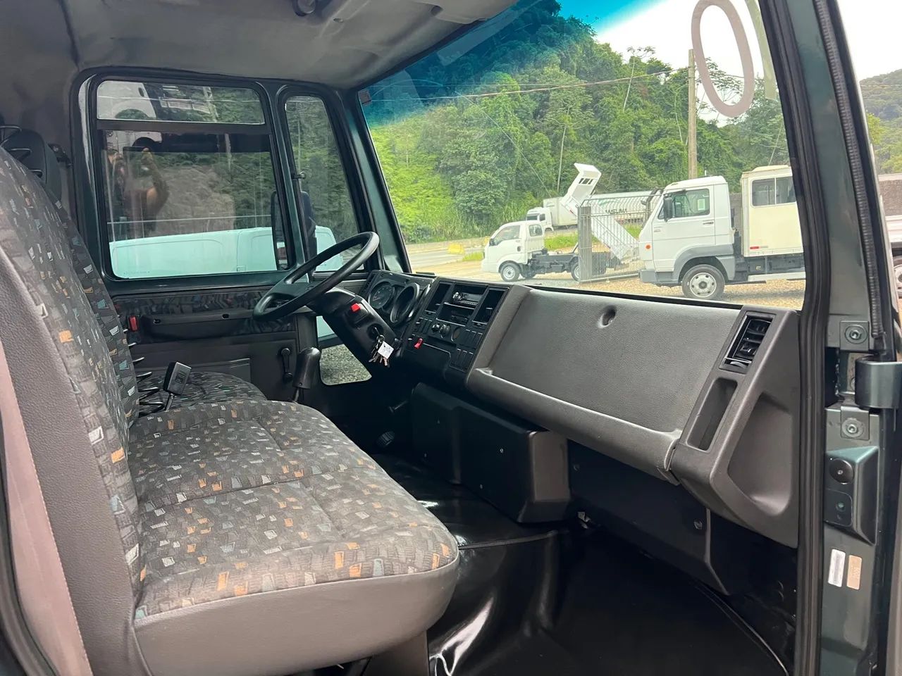 Ford Cargo 712 2010 - Foto 4