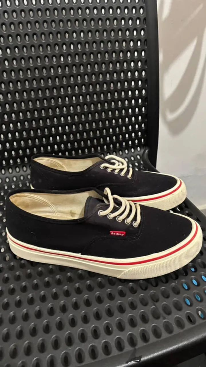 Tênis Redley - Preto com Detalhes Vermelhos