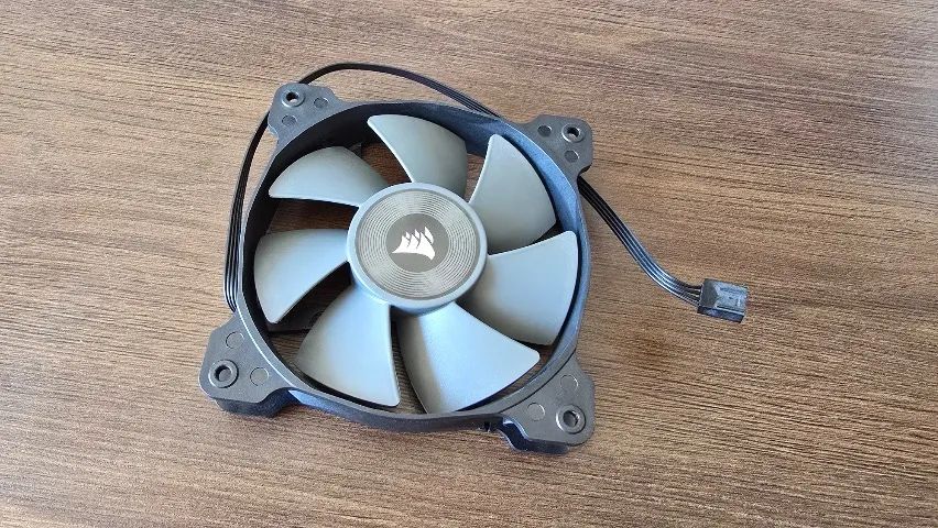 Cooler Corsair Brushless Fan