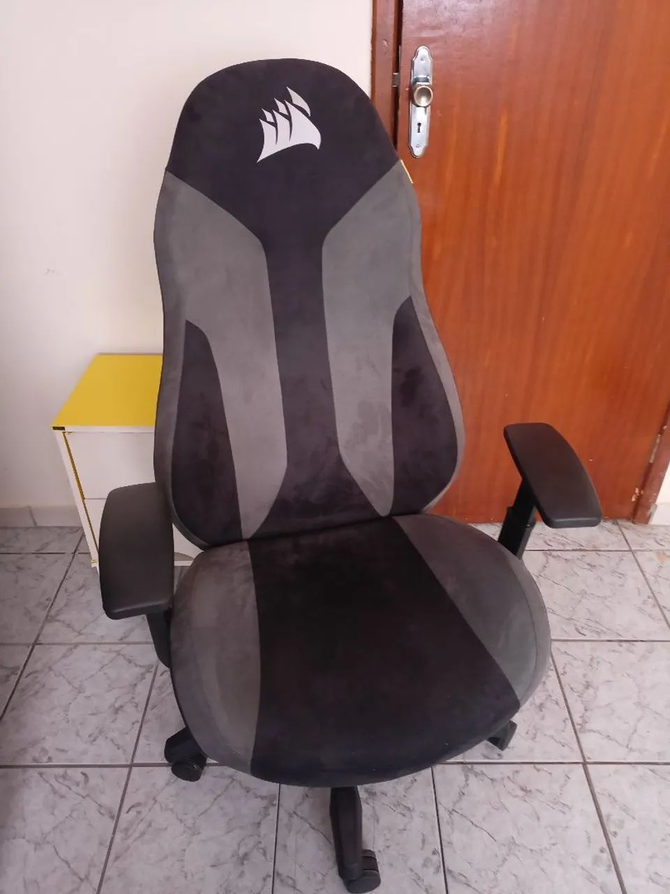 Used Corsair TC60 Gaming Chair + Free Gift