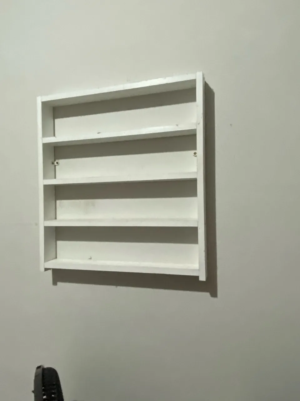 Prateleira de Parede Branca - Organização e Estilo