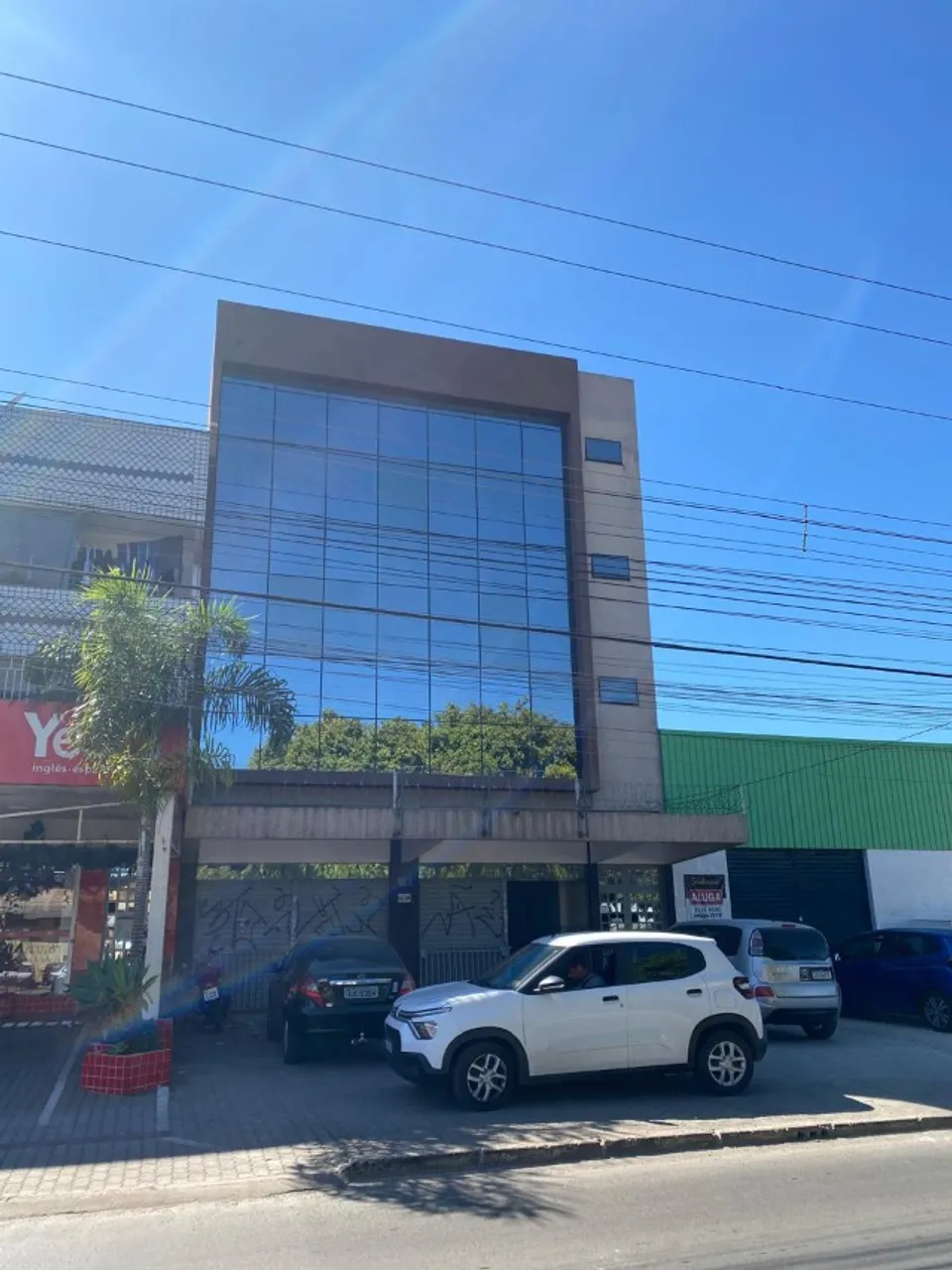 ALUGO LOJA COMERCIAL 200 M²- EXELENTE LOCALIZAÇÃO EM CEILÂNDIA SUL.