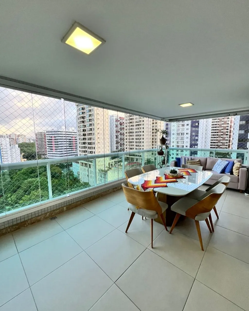 Alto do Itaigara,155m2 , nascente, 3 suites, mais gabinete ,sala ,dependência de empregada