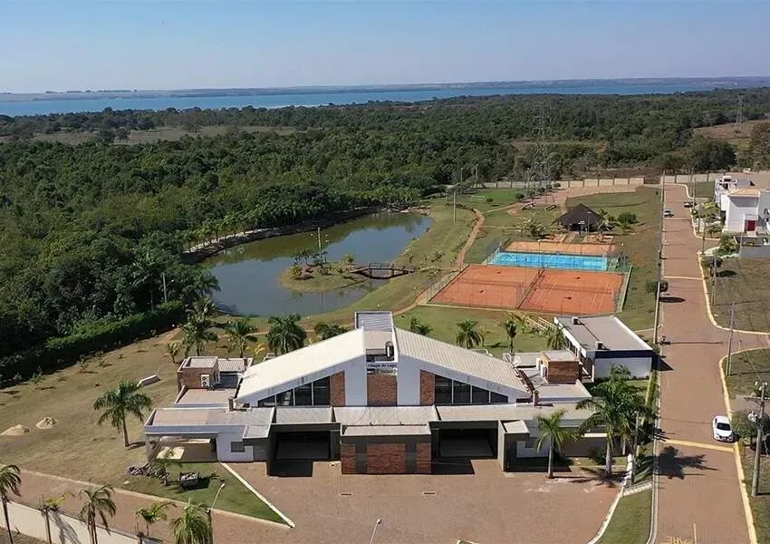 Terreno de 375 m² à venda no Condomínio Village do Lago em Três Lagoas - MS