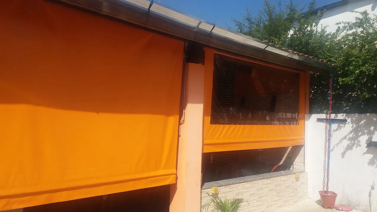Toldo Retrátil, toldo articulado e toldo estilo cobertura com braços para comércio