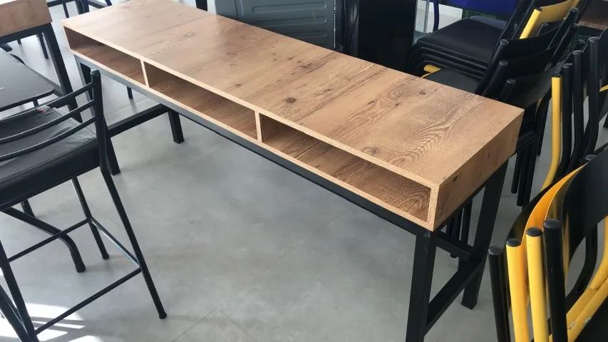 Mesa de estudos - Foto 2