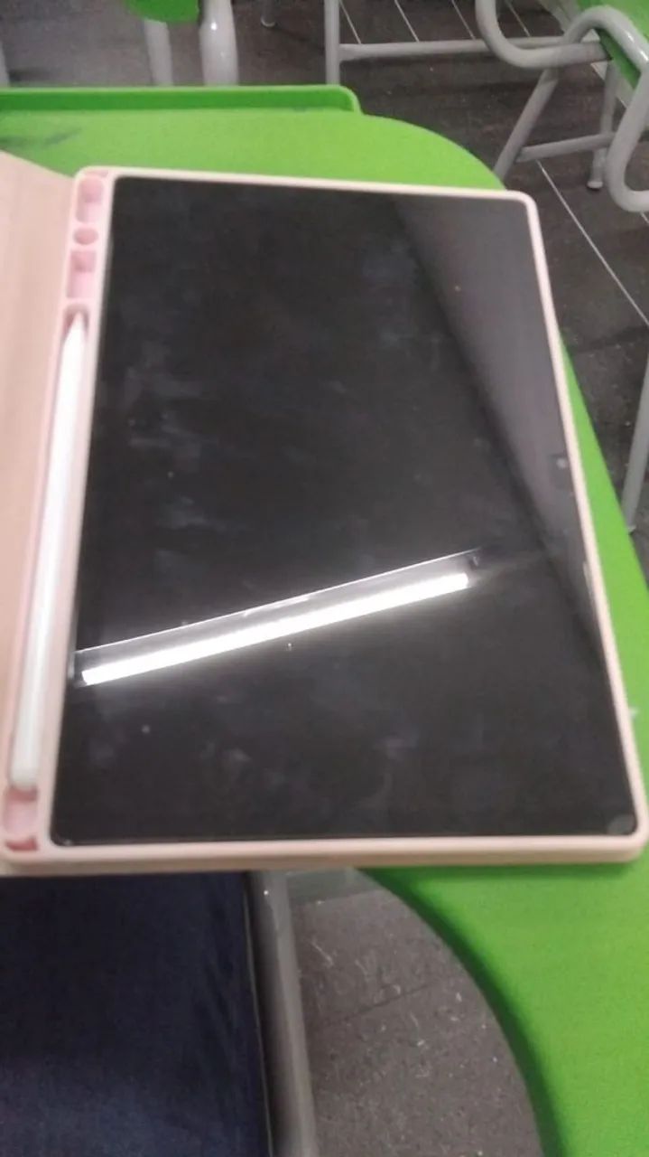Tablet samsung A8 impecavel