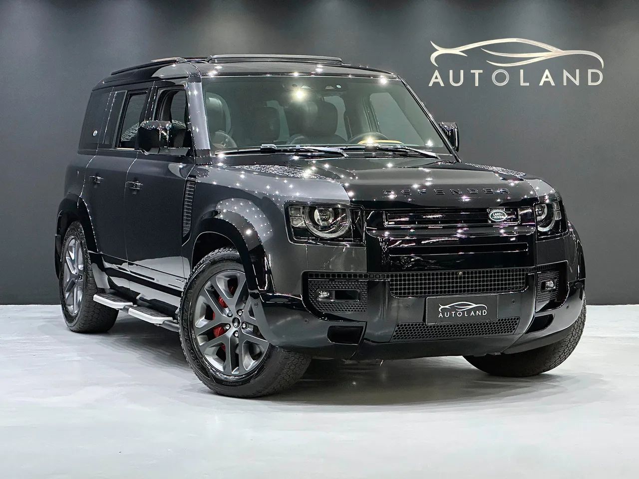 Land Rover Defender 2024