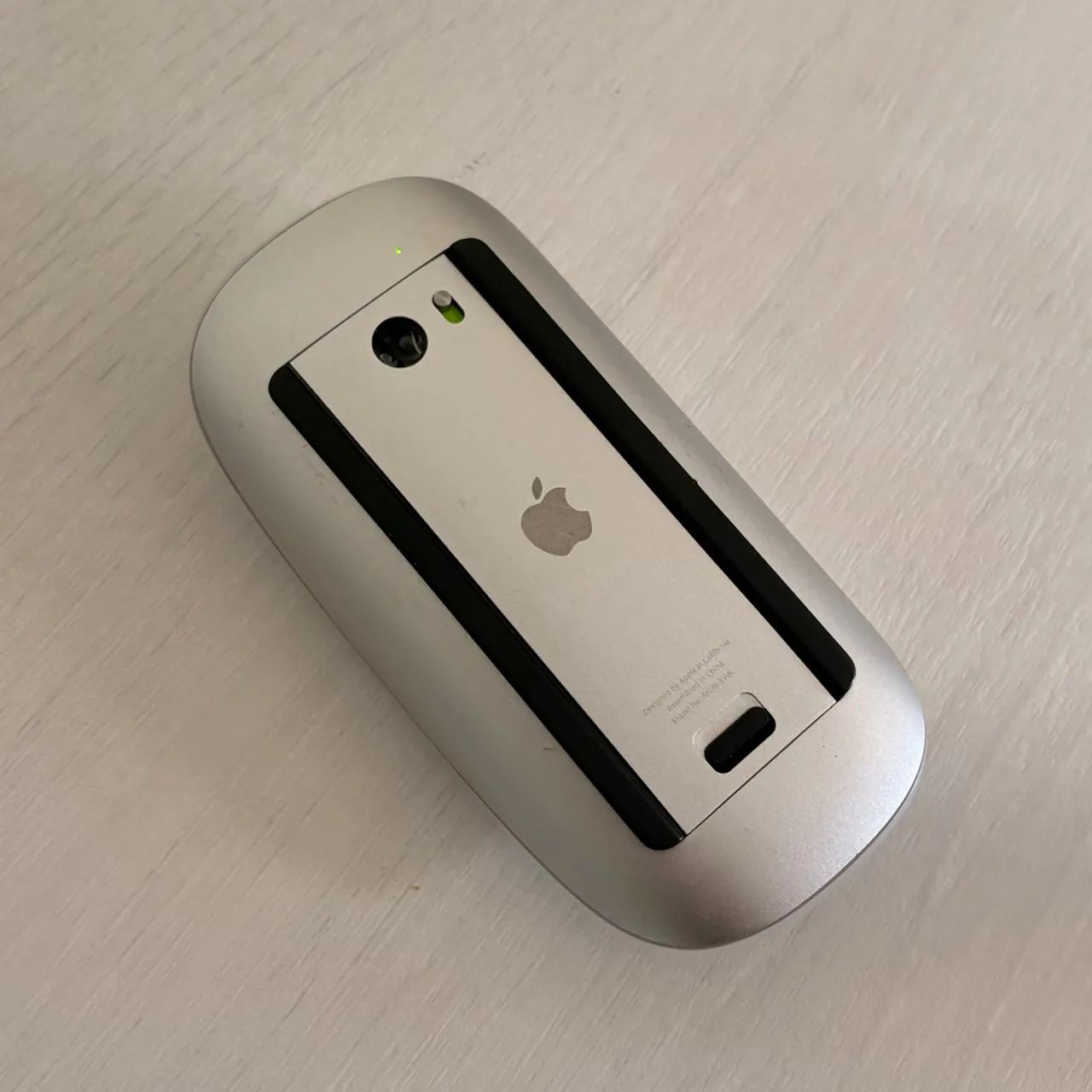 Apple Magic Mouse 1ª geração  - Foto 4