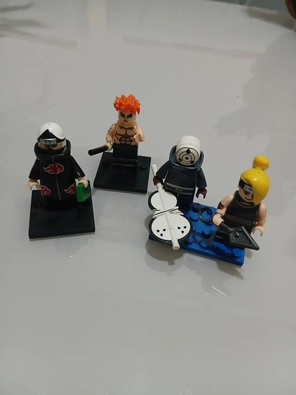 Lote Bonecos Naruto tipo Lego + caderno e imã