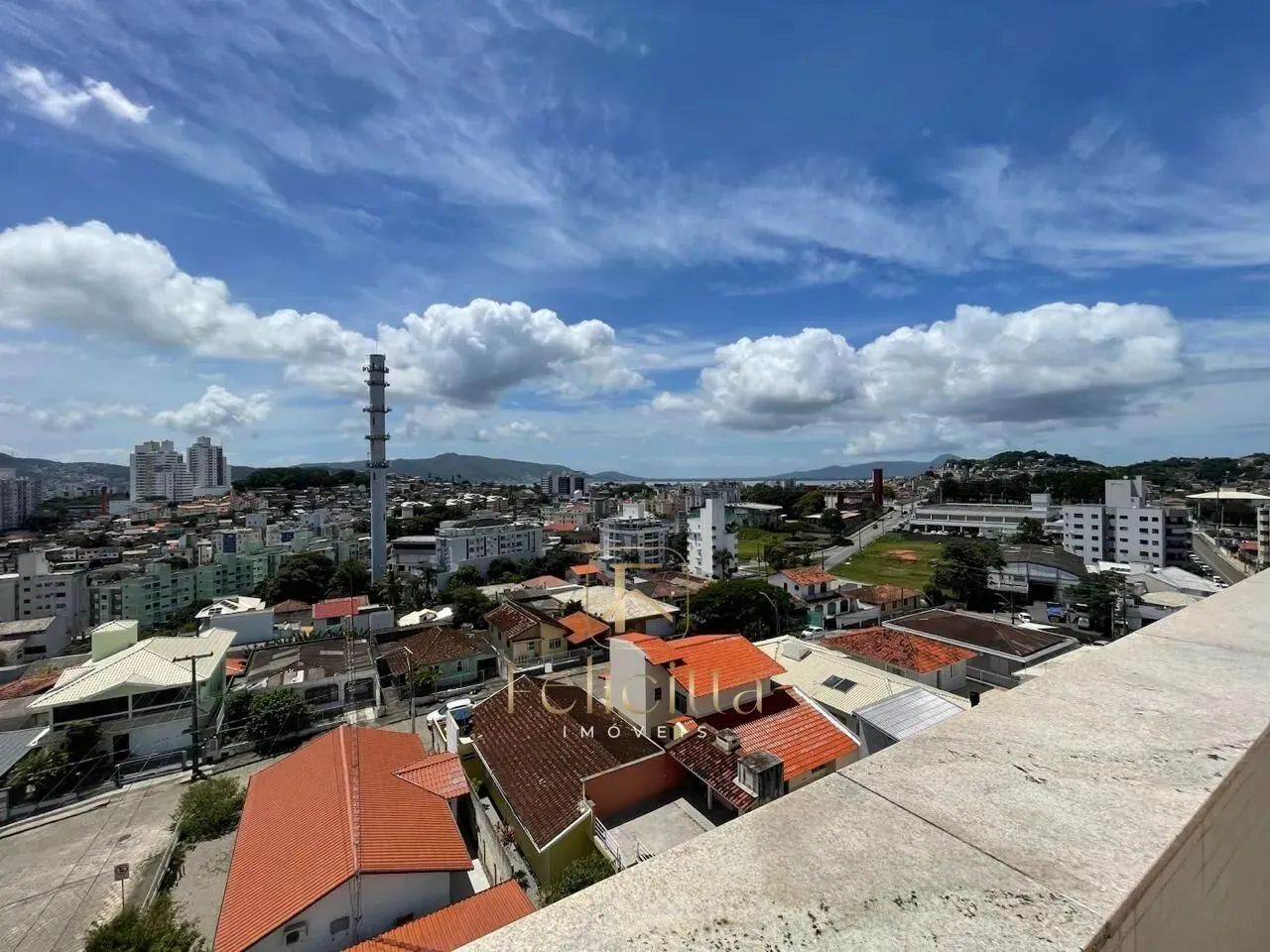 Apartamento com 02 dormitórios 01 suíte em Capoeiras em Florianópolis/SC - Foto 3