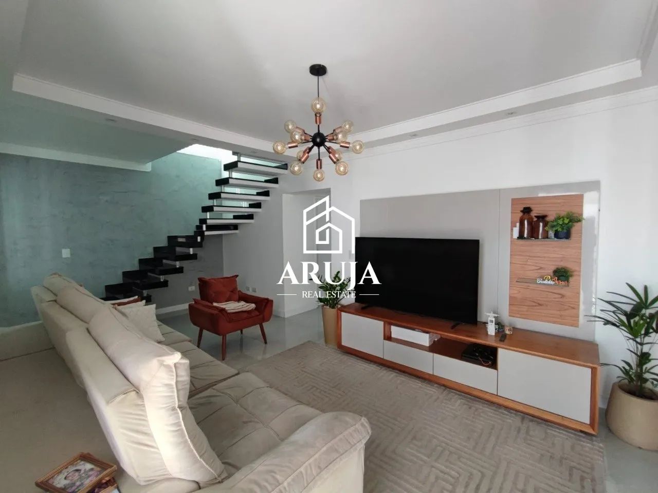 Casa com 4 Dormitórios, 1 Suíte, Piscina e Área Gourmet - Foto 2