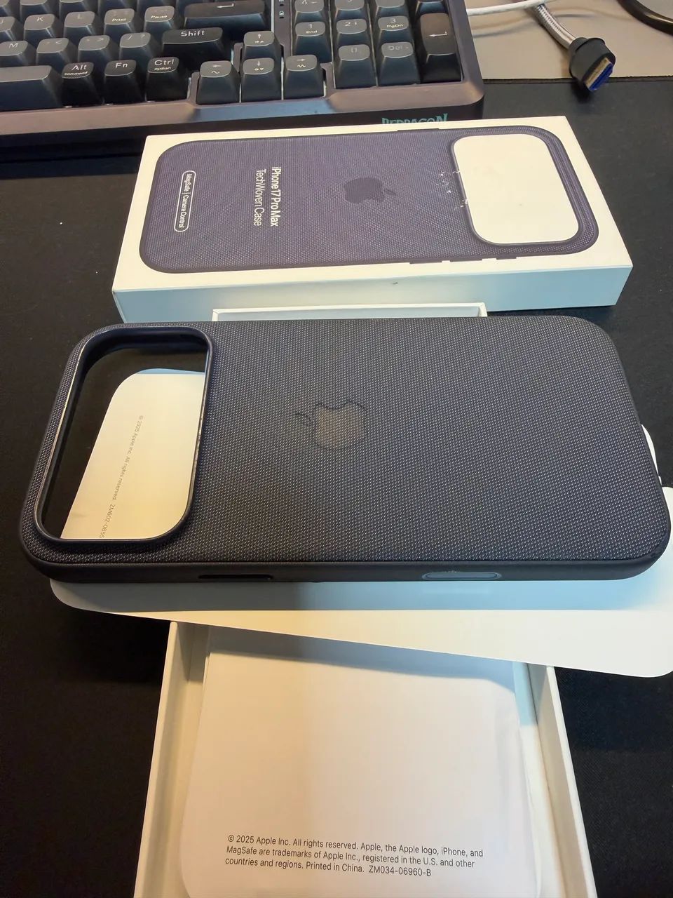 Capa IPhone 17 pro Max ORIGINAL  - Foto 5