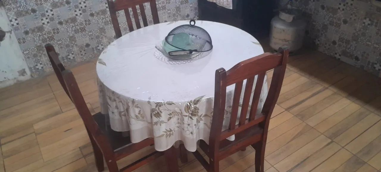 Conjunto Mesa e Cadeiras - Foto 2