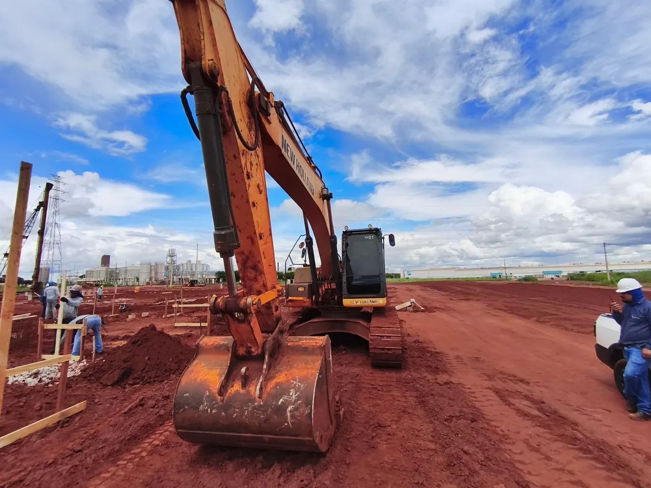 Escavadeira E215c - Foto 3