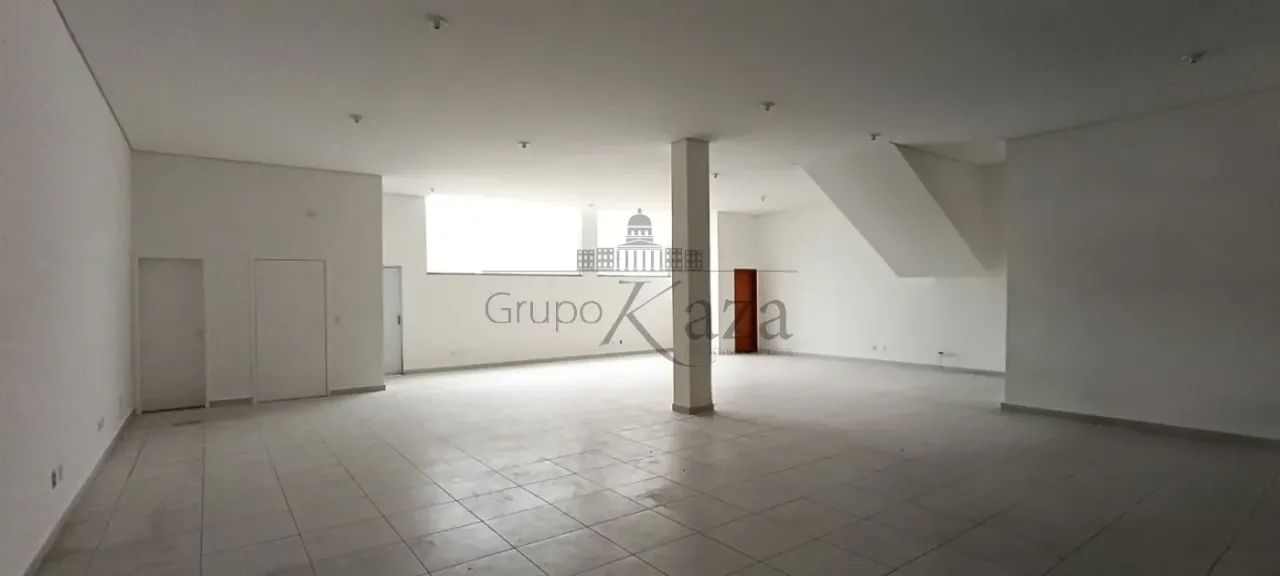Ponto Comercial - Bosque dos Eucaliptos - 150m²