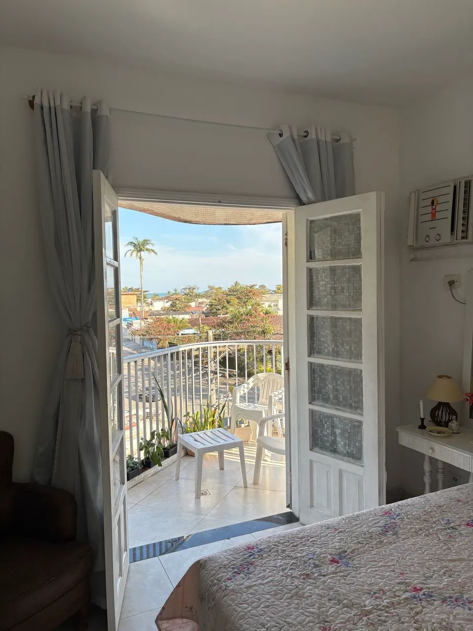 Apt completo 300 metros da praia 