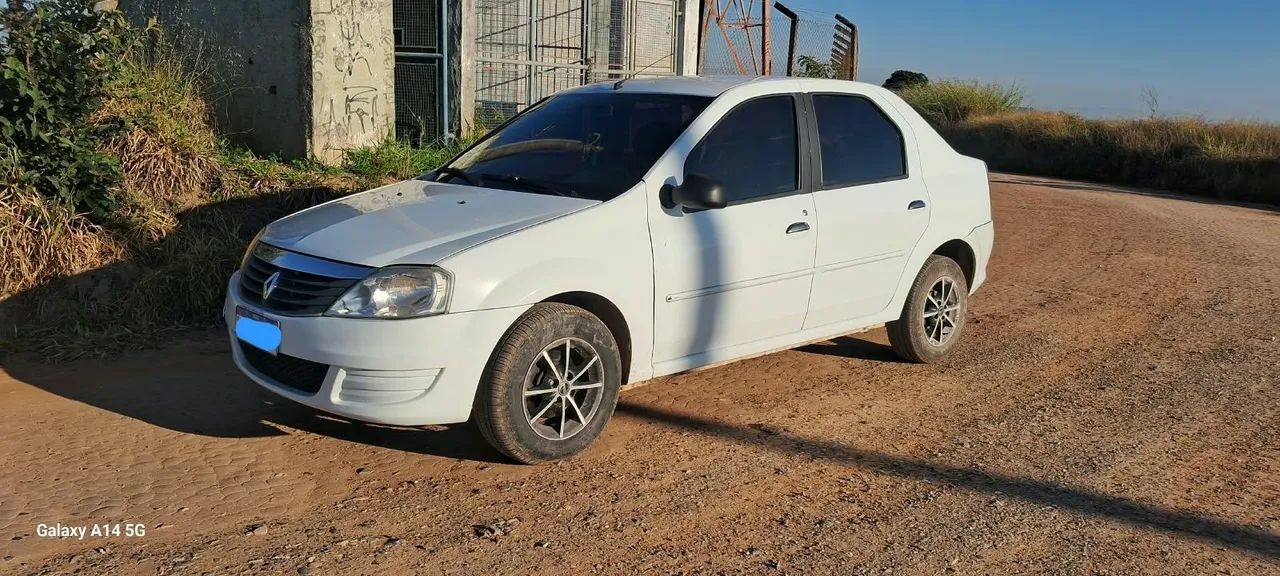Renault Logan AUTHENTIQUE HI-FLEX 1.0 16V 4P 2010