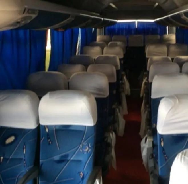 MICRO ÔNIBUS ANO 2017 COM 32 LUGRES (transferência de dívida) - Foto 6