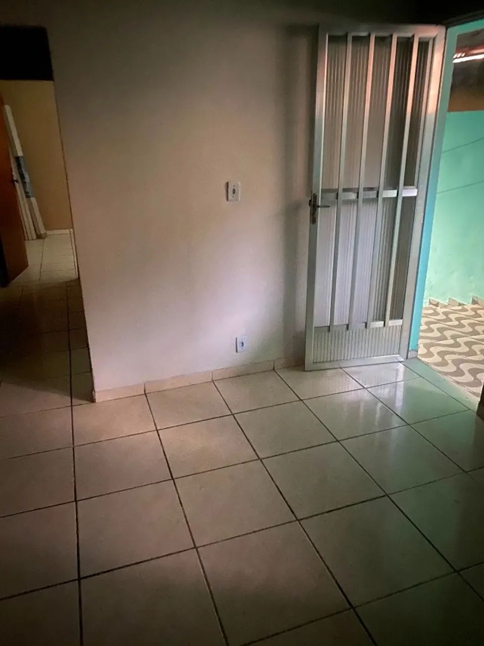 ALUGO CASA 2 QUARTOS E VARANDA GRANDE - Foto 3