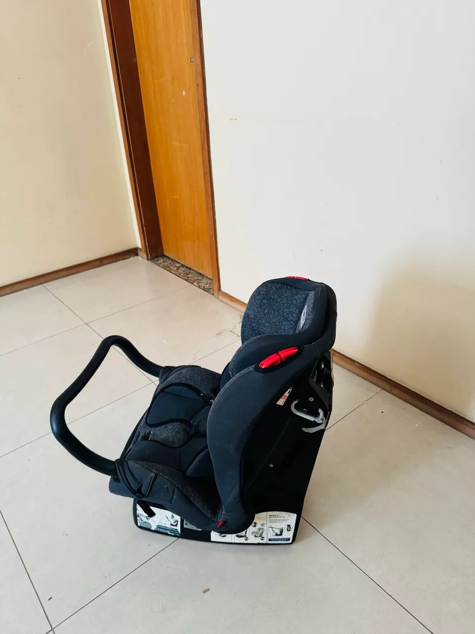 Ccadeirinha infantil para automóvel - Foto 3