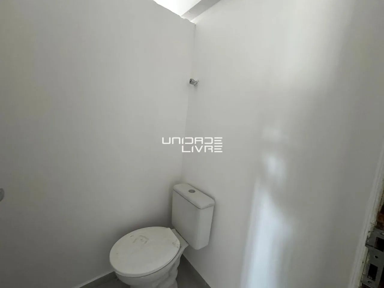 Sala comercial para locação, com ambientes integrados contando com 100 M² - Foto 2