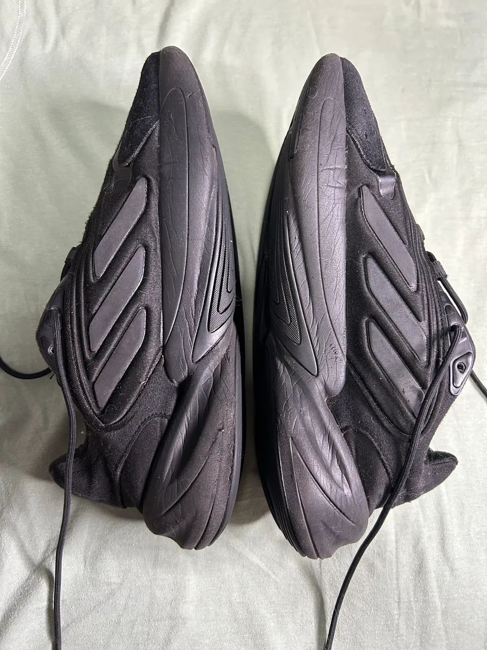 Tenis adidas ozelia