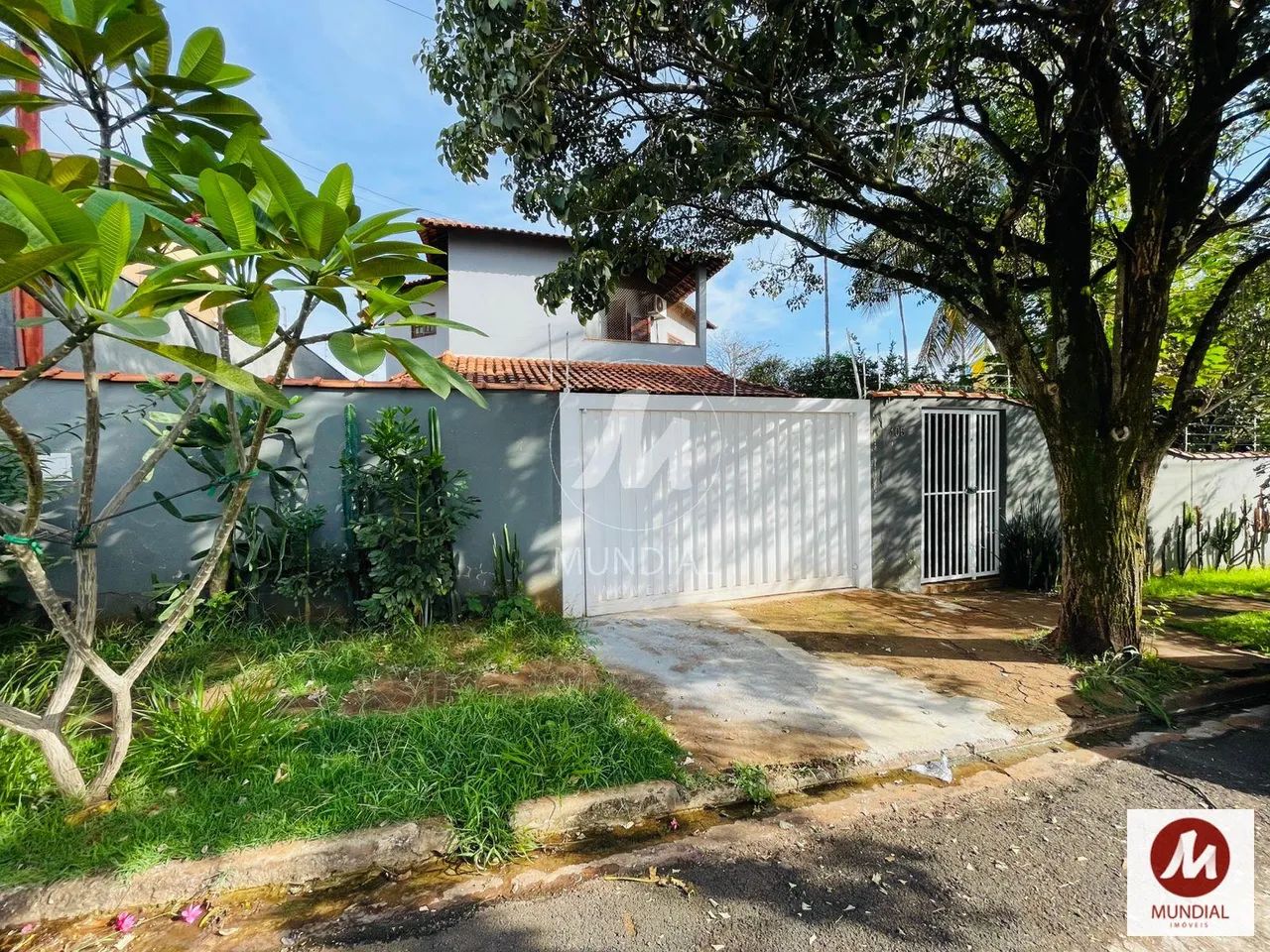 Casa (sobrado na rua) 3 dormitórios