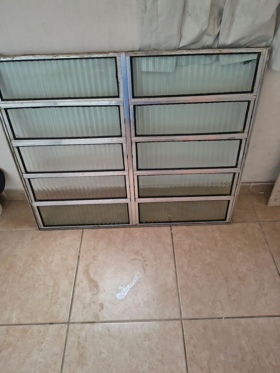 Basculante de alumínio 1m/80cm  - Foto 2