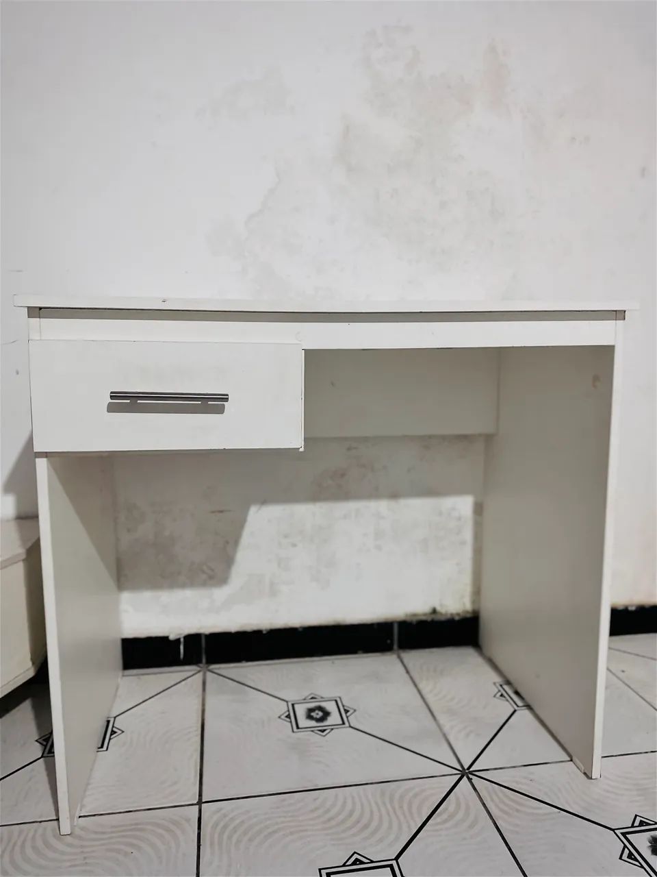 Escrivaninha com Gaveta - Usada - Foto 2