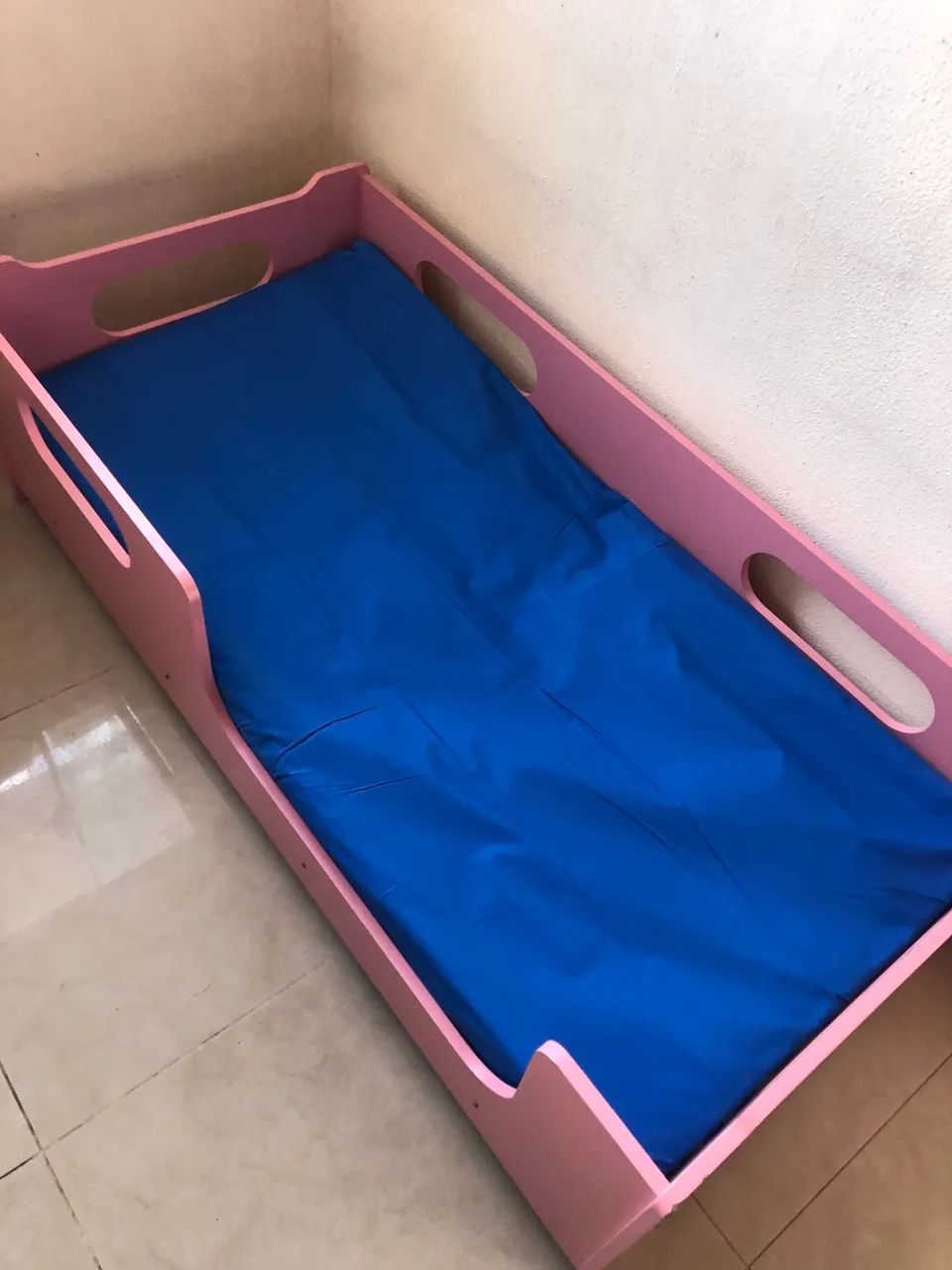 Cama infantil menina em MDF com colchão e capa.  - Foto 3