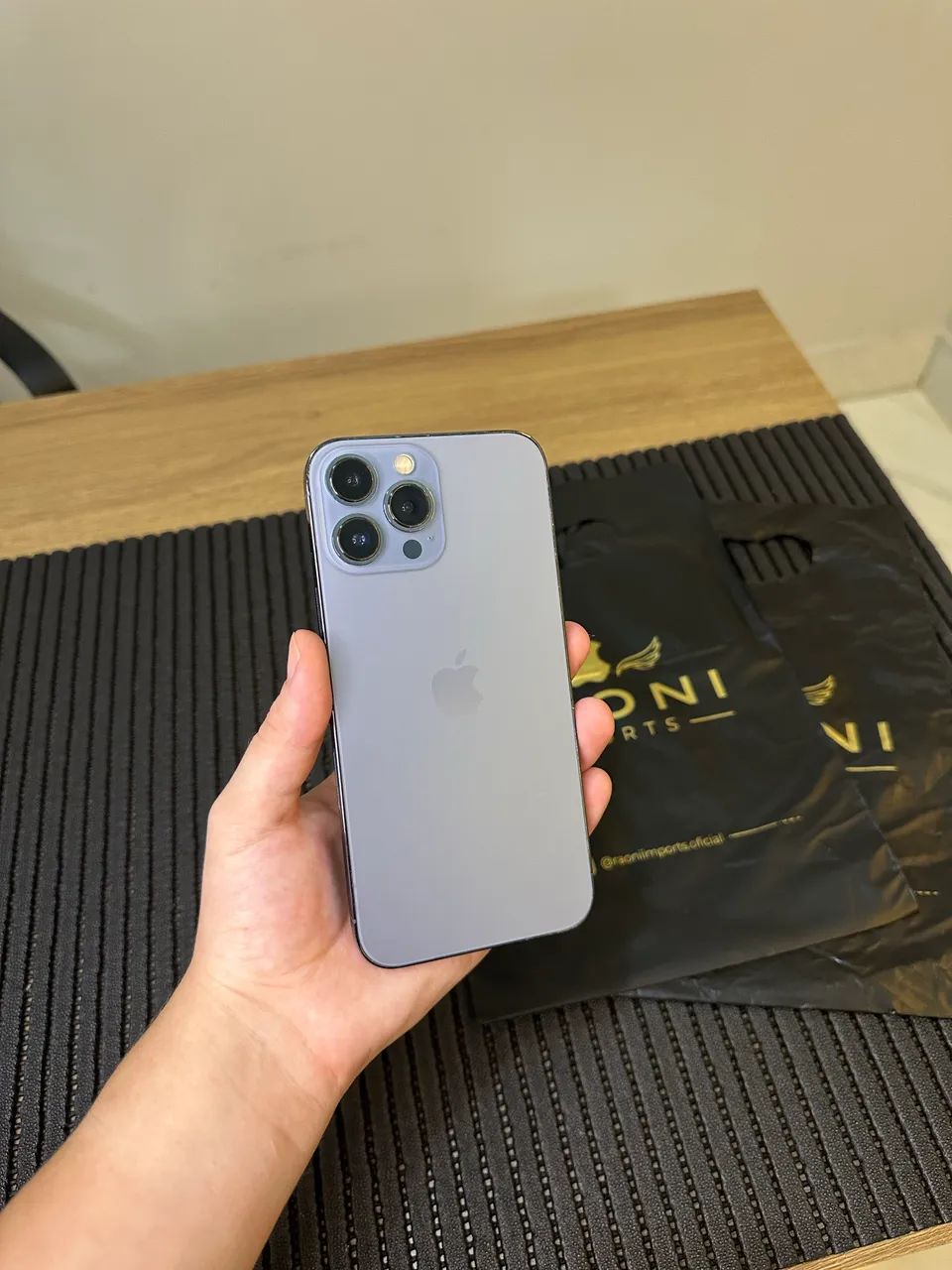 iPhone 13 Pro Max 128GB - Bateria 77% - Impecável  - Foto 4