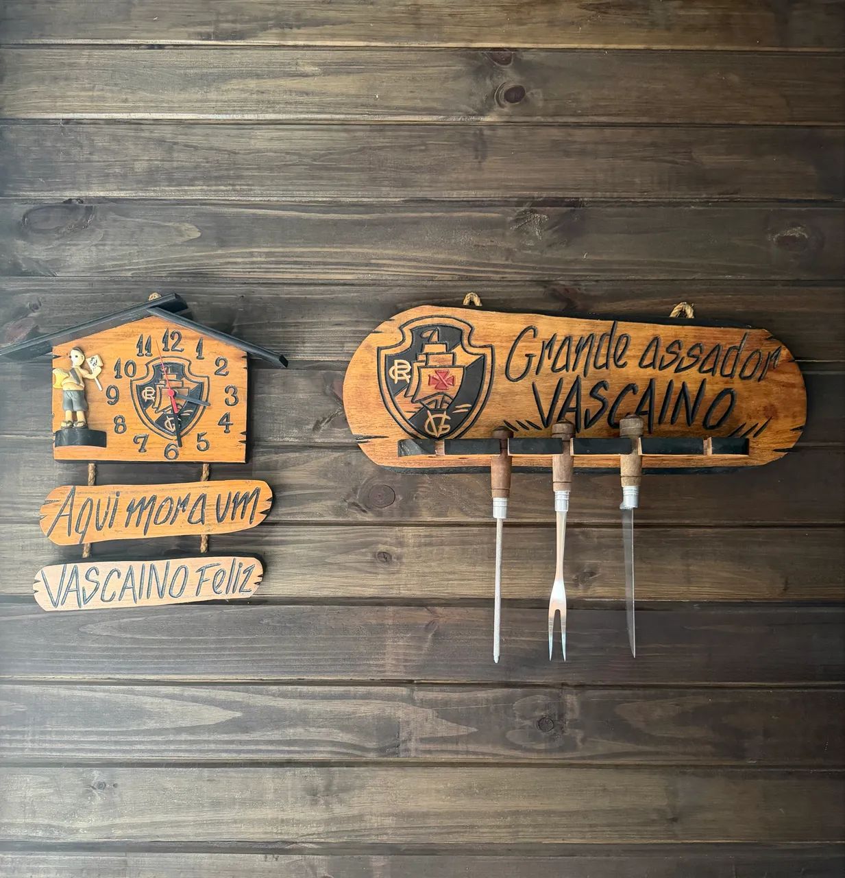 Relógio e suporte para facas do Vasco 