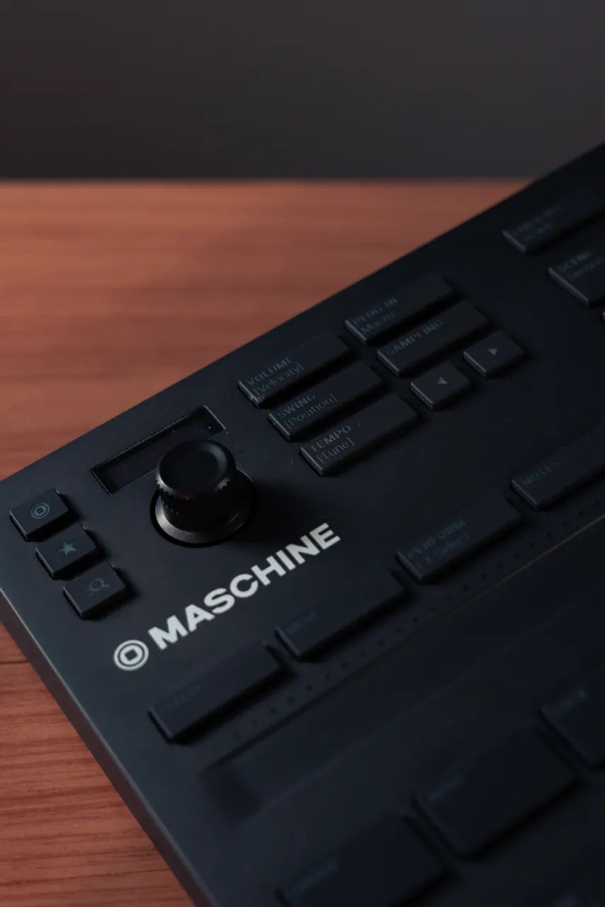 Maschine Mikro Mk3 - Native Instruments - Instrumentos musicais