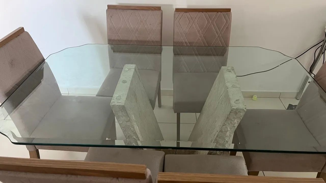 MESA DE VIDRO + APARADOR + 6 CADEIRAS 