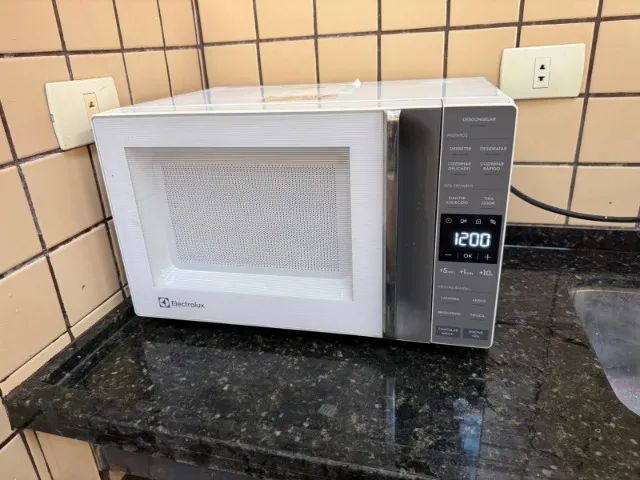 microondas electrolux 23l branco efficient me23b