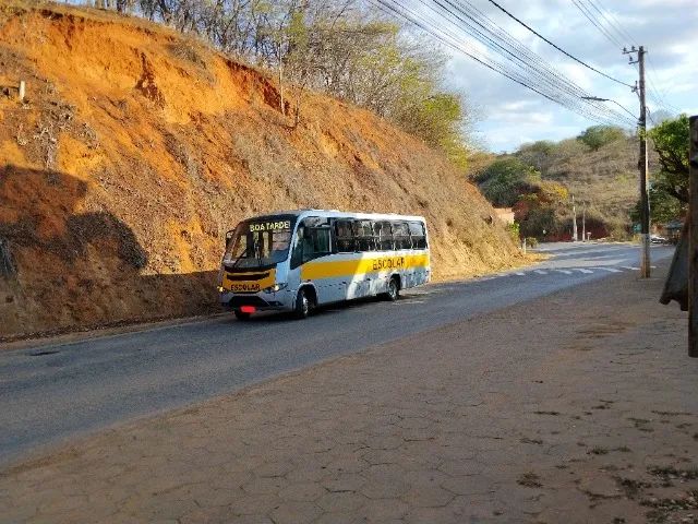 MICRO ONIBUS MERCEDES BENS 915 ANO 2011/2012 35 LUGARES - Foto 6