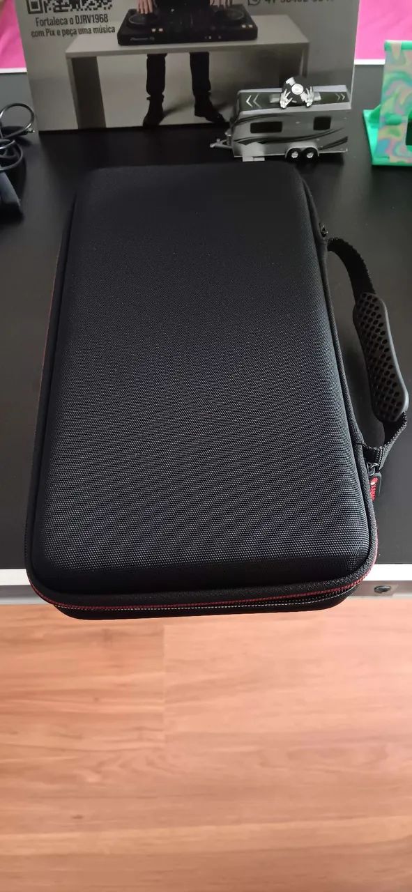 Controladora DJ2GO2 Touch muito nova com Case ! - Foto 5