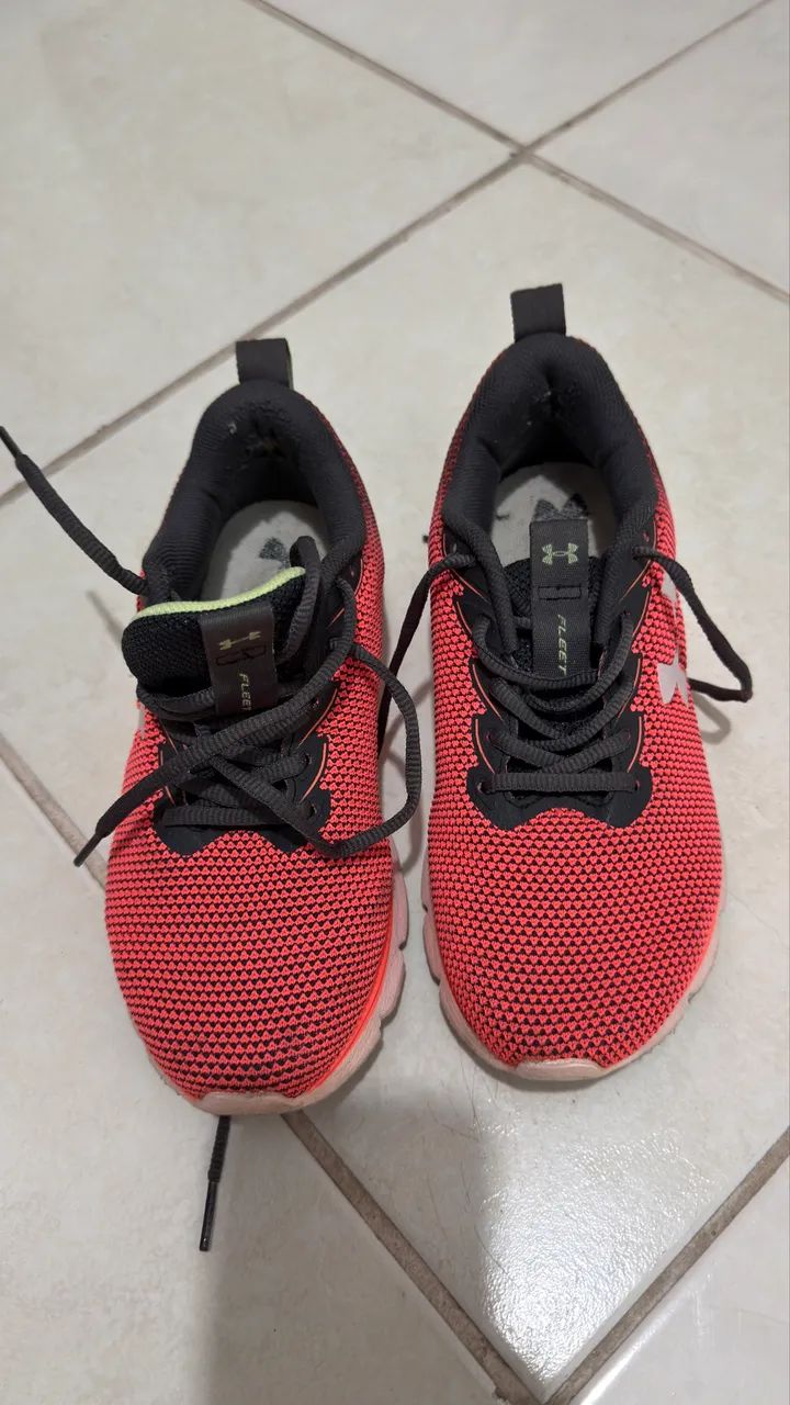 Tênis Under Armour Charged Seminovo  - Foto 2