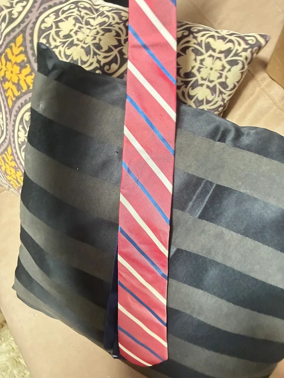 GRAVATA TOMMY HILFIGER LISTRADA | NUNCA USADA - Foto 2