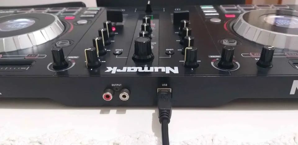 DDJ Numark Mixtrack Platinum. - Foto 3