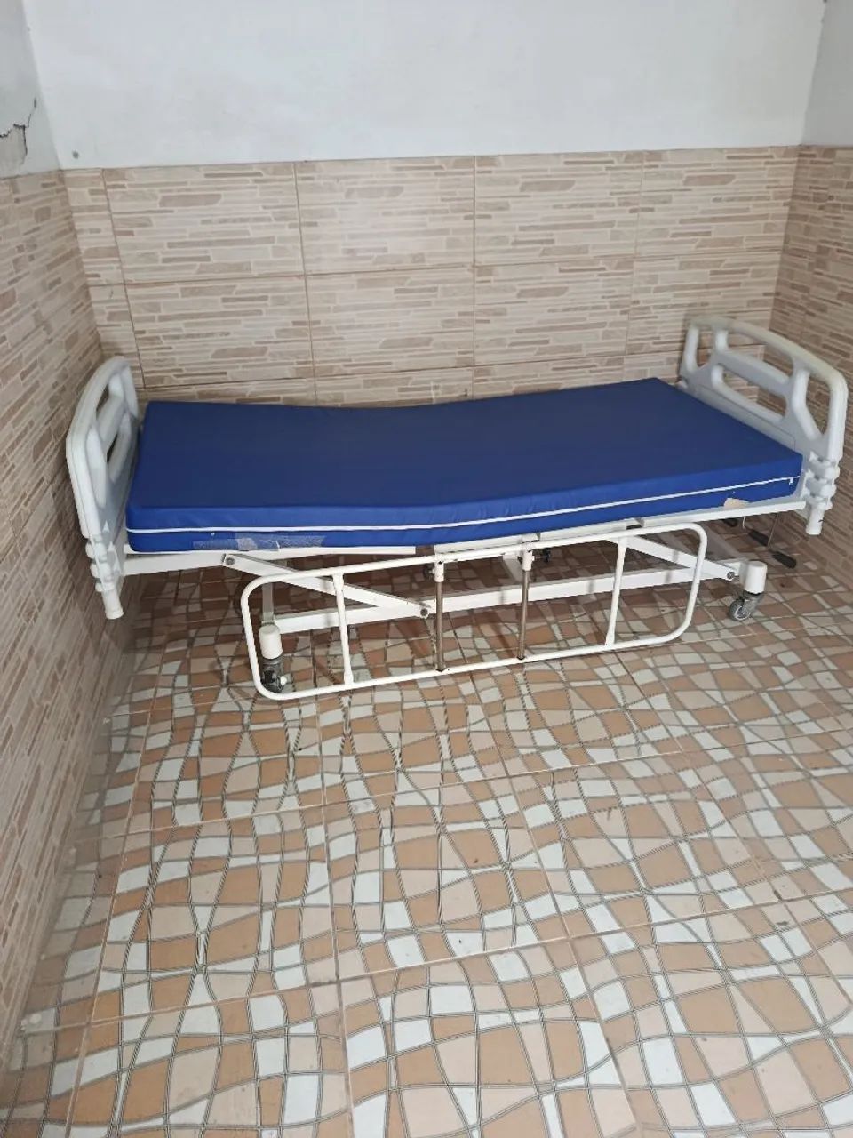 Vendo cama hospitalar 