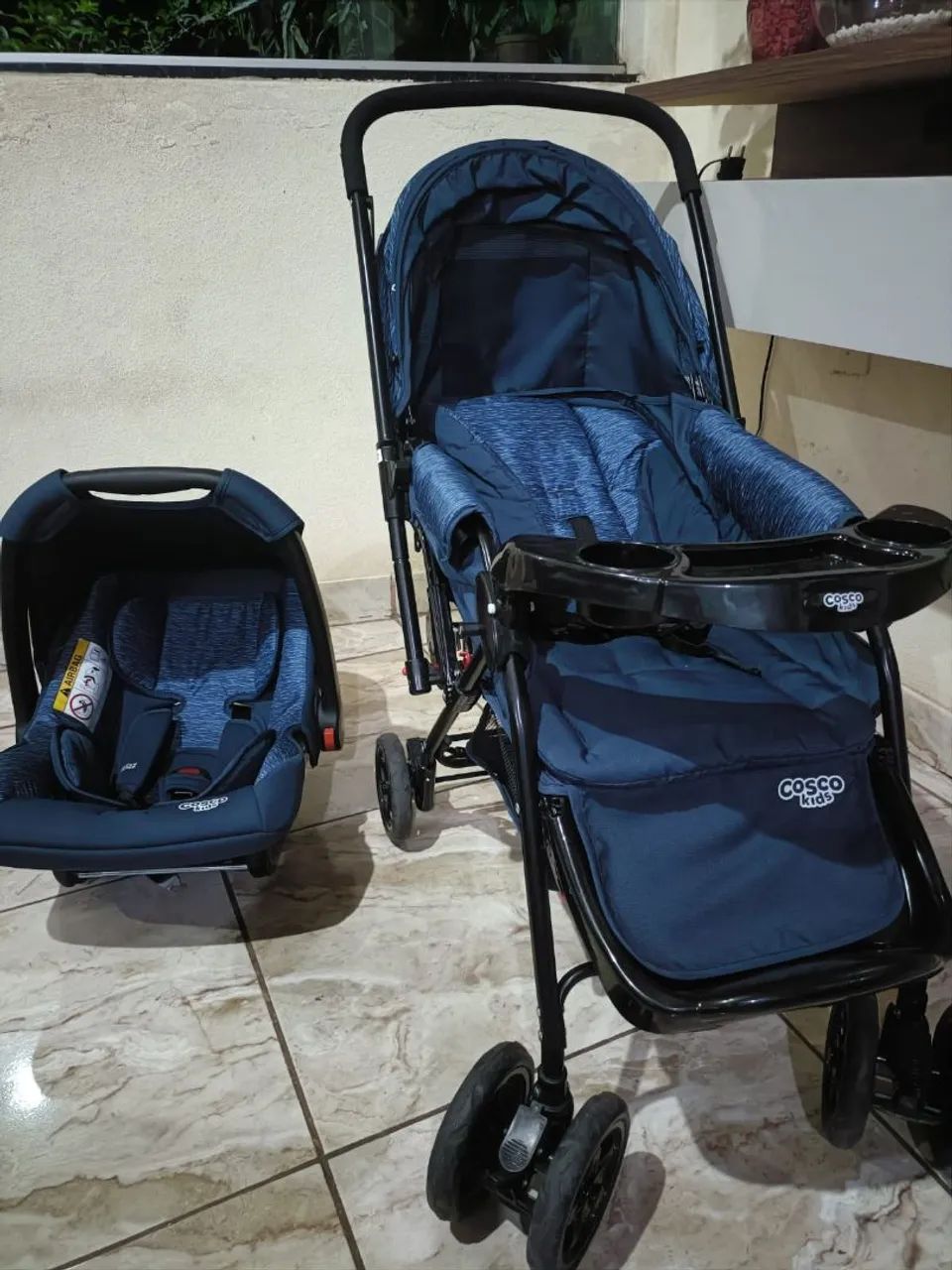 Carrinho + bebê conforto