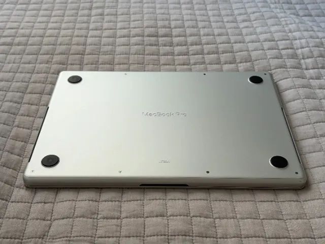 MacBook Pro 14 M4 16GB RAM 512GB SSD - Impecável | Saúde da