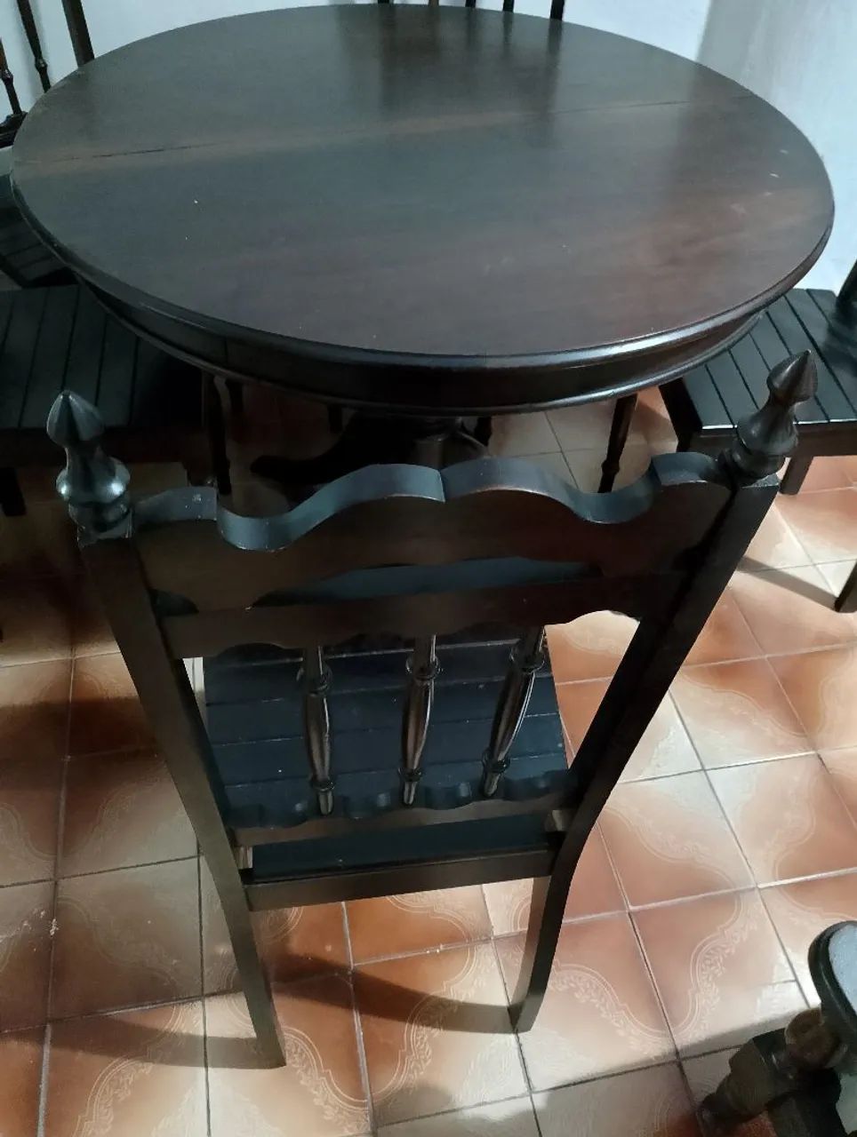 mesa antiga com 6 cadeiras  - Foto 5