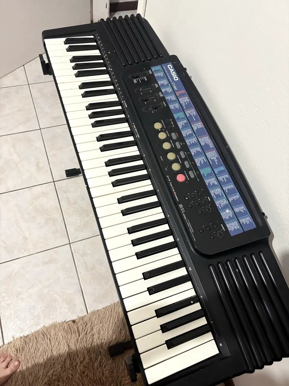 Teclado Casio CT-647