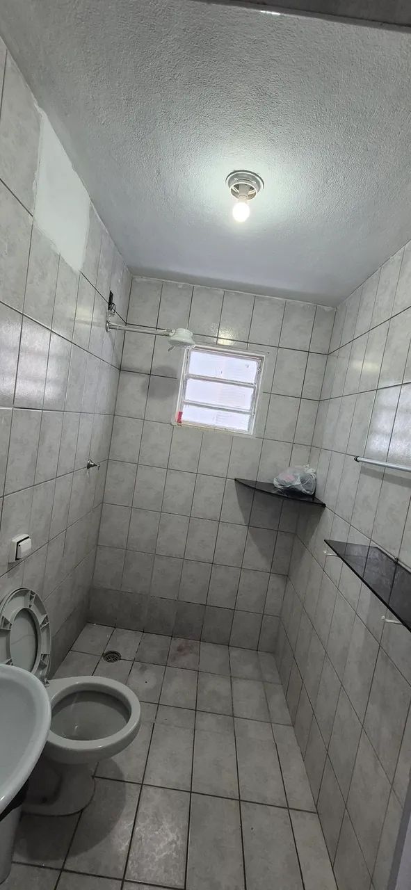 ALUGUEL  2 cômodos  fundo  - Foto 4