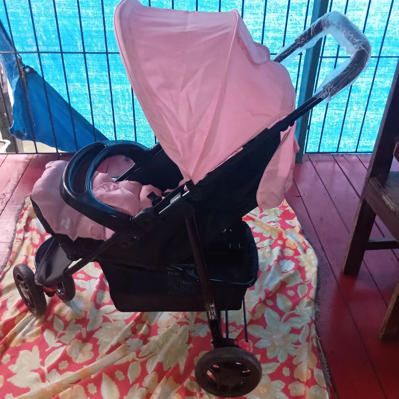 Carrinho de menina marca Voyage  - Foto 2