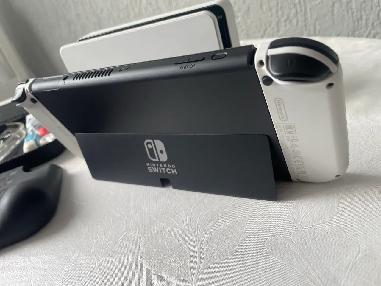 Nintendo Switch OLED 64gb + Acessórios - Foto 3