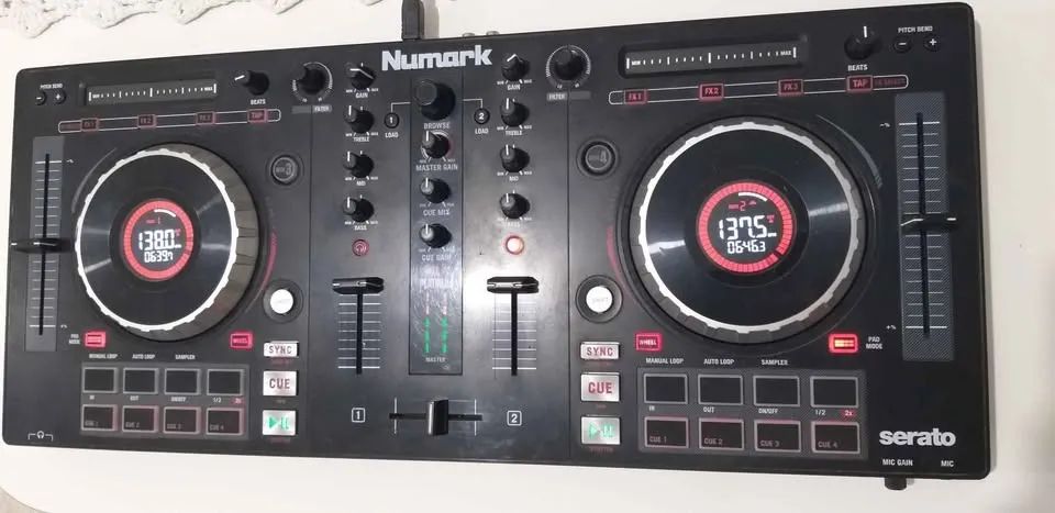 DDJ Numark Mixtrack Platinum. - Foto 4